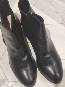 Uued poolsaapad H&M-lt. Sisetald 25 - 25,5 cm (4 foto / 7)