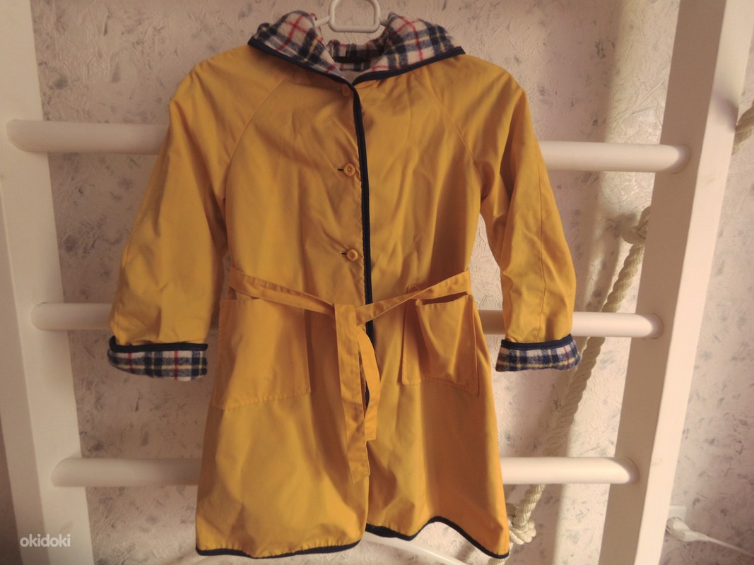 Демисезонное пальто для девочки размер 140 (фото #3)