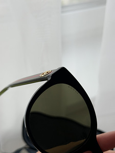 Очки GUCCI (4 фото из 6)