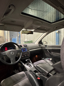 Volkswagen Golf 5 2.0 TDI 103kW ATM (5 foto / 8)