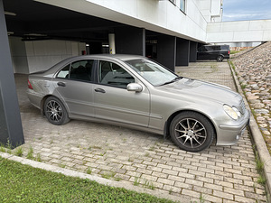 Mercedes-Benz C 180 KOMPRESSOR 105kW (4 foto / 15)