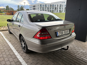 Mercedes-Benz C 180 KOMPRESSOR 105kW (5 foto / 15)