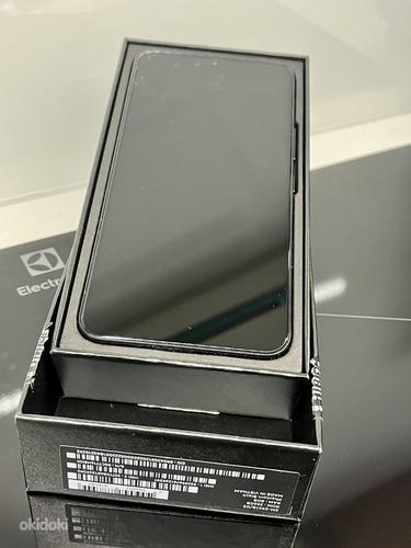 Samsung Galaxy S22 5G 8/256GB Черный в очень хорошем состоян (фото #1)