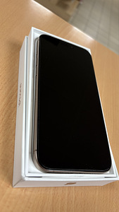 iPhone 16 Pro Max 256GB Gold uueväärne (aku 98%) (2 foto / 4)