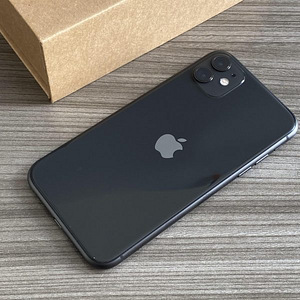 iPhone 11 64Gb Black V heas korras (2 foto / 2)
