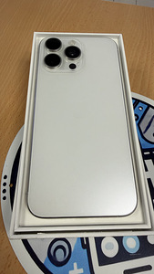 iPhone 15 Pro Max 256Gb White Titanium v heas korras (1 foto / 2)