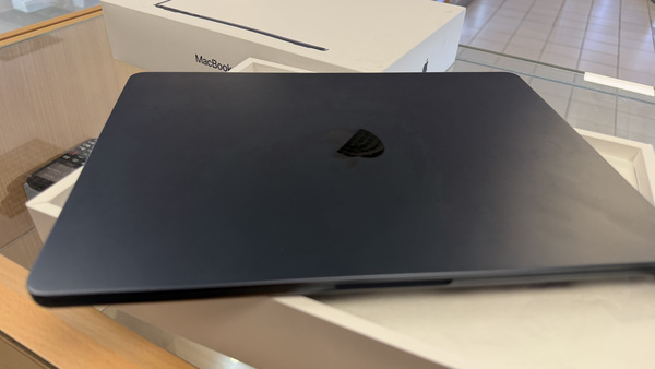Apple Macbook Air 13 M4 2025 16/256 Midnight в отличном состоянии