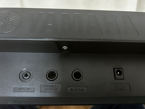 Yamaha PSR-E273 (4 foto / 6)