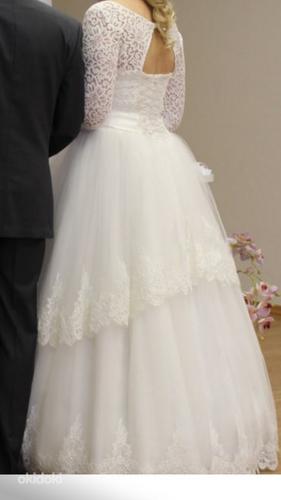 Красивое свадебное платье с кружевом и длинным рукавом (М-L) (фото #6)