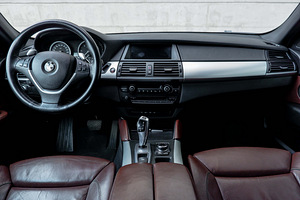 Autorent BMW x6 (5 foto / 6)
