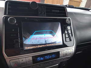 Toyota Land Cruiser (9 foto / 13)