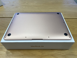MacBook Air 13 Gold / 2019 / Retina / 128 Gb SSD / 8 Gb RAM (8 foto / 8)
