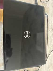 Ноутбук DELL (2 фото из 2)