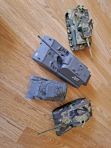 Tankide plastmudelid ja laevamudel (3 foto / 4)