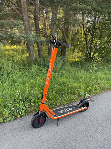 Самокат ZEECLO COMET II 7,5 AH ELECTRIC SCOOTER (1 фото из 7)