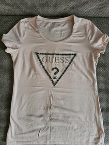 Футболка guess с (1 фото из 2)