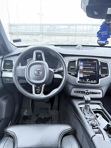 Volvo XC90 (8 фото из 10)
