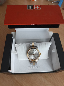 Часы TISSOT (4 фото из 4)