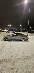 Mercedes Benz E220 (3 фото из 11)