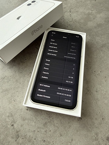 iPhone 11 64GB Белый (3 фото из 4)