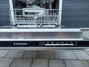 Int Nõudepesumasin Electrolux (2 foto / 4)