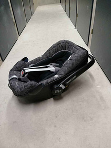 Maxi cosi Cabriofix (2 фото из 2)