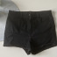 Mustad teksa lühikesed püksid (foto #1)