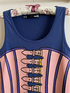 Love Moschino (4 фото из 4)