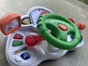 Interaktiivne auto juhtimise simulatsioon juhtpult (1 foto / 4)