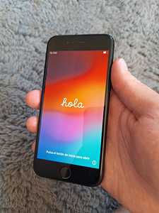 iPhone se 2020 64gb (1 foto / 3)