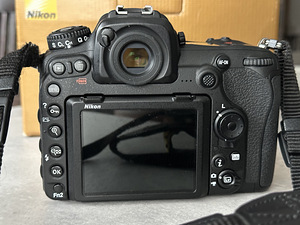 Nikon D500 + 35мм 1.8 + 17‑55мм 2.8 + XQD 128ГБ (9 фото из 10)