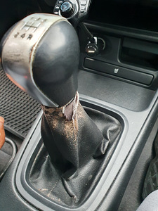 Nissan Almera N16 (15 foto / 15)