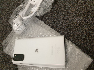 Samsung Galaxy S20 FE 128Gb White (1 foto / 2)
