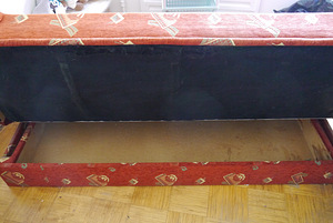 Heas seisukorras voodidiivan voodipesukastiga (2 foto / 2)