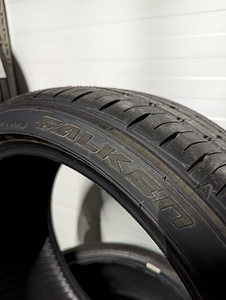 Летние шины 225/40 R18 (2 фото из 5)