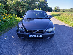 M: Volvo S60 2.4 120Kw (1 foto / 12)