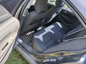 M: Volvo S60 2.4 120Kw (12 foto / 12)