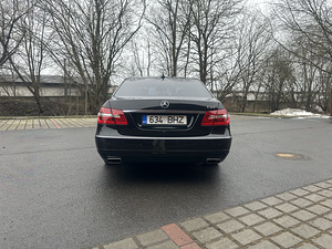 Mercedes Benz E200 (4 фото из 8)