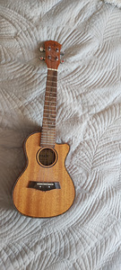 Tenor ukulele / tenor ukulele (3 foto / 3)