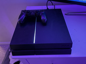 Продать PS4/Playstation 4 с играми (2 фото из 2)
