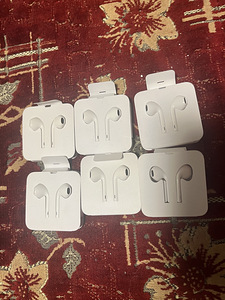 Apple EarPods Lightning, Aux (1 foto / 1)