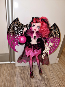 Monster high Draculaura,Clawdeen. (1 foto / 1)