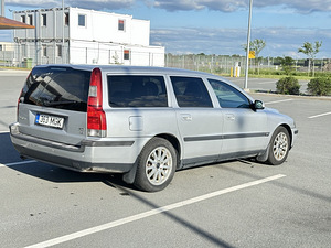 Volvo v70 (9 foto / 9)