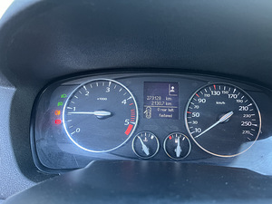 Renault Laguna (8 фото из 12)