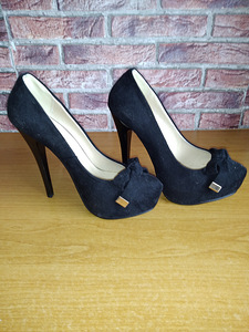 Женская обувь дёшeво: туфли, босоножки, сапоги (размер 36)