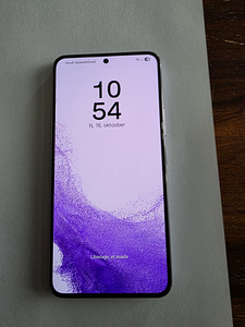Samsung Galaxy S22 (1 foto / 4)
