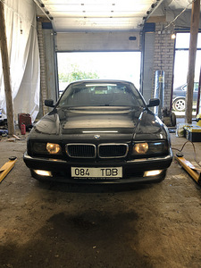 BMW 730i manuaal (2 foto / 9)