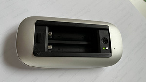 Мышь Apple Bluetooth Magic Mouse (1 поколение) (2 фото из 3)
