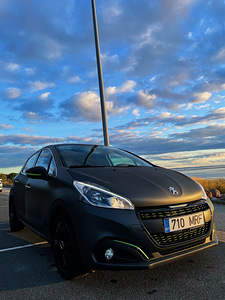 Peugeot 208 1.2 81kW (1 foto / 12)