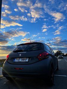 Peugeot 208 1.2 81kW (4 foto / 12)